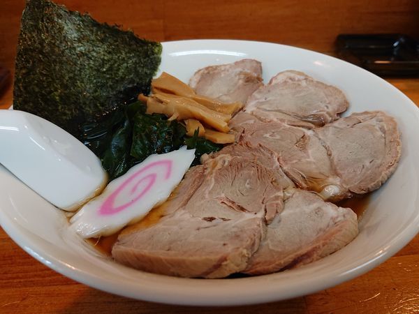 「正油ラーメン(極太麺、TOPチャーシュー)」@麺屋 せんりの写真