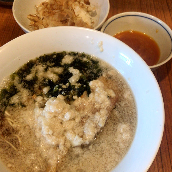 「ラーメン（たまごかけご飯セット）550円　背脂　10円」@麺＆cafe Coi.Coi.の写真