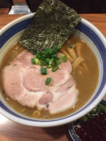 「濃厚和風エビ辛し中華そば 800円　追い飯 50円」@浜屋 五反田店の写真