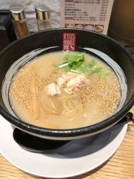 「鶏白湯ミニ」@RYUS NOODLE BARの写真