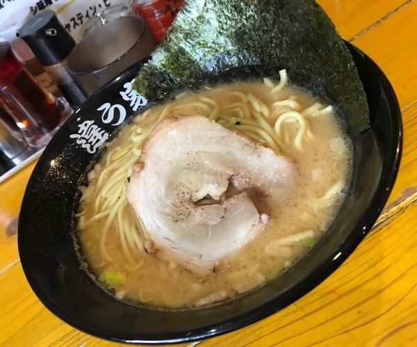 「鯛醤油ラーメン」@横浜家系ラーメン 違う家の写真