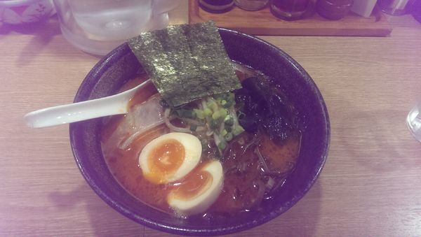 「辛口ラーメン、替玉３つ」@らーめん光醤の写真