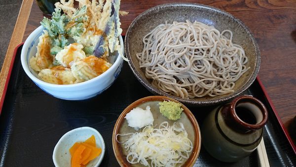 「野菜天どん中盛りセット　1080円」@蕎麦処 科野の写真