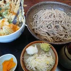 野菜天どん中盛りセット　1080円