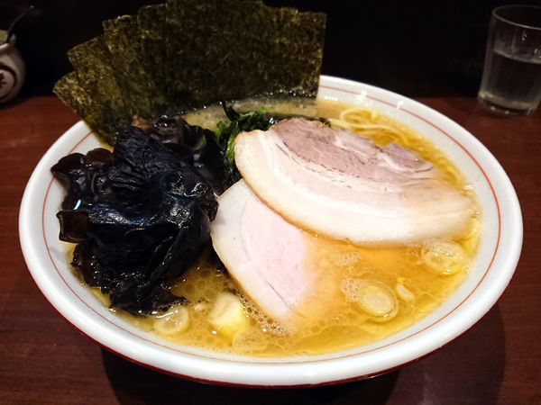 「らーめん(ばら肉)＋キクラゲ」@らーめん飛粋の写真