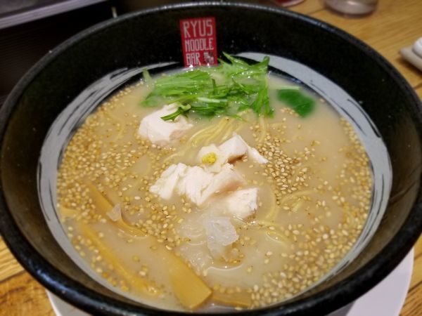 「RYUS鶏白湯」@RYUS NOODLE BARの写真