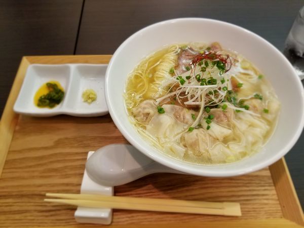 「拉麺」@豚骨清湯・自家製麺 かつらの写真