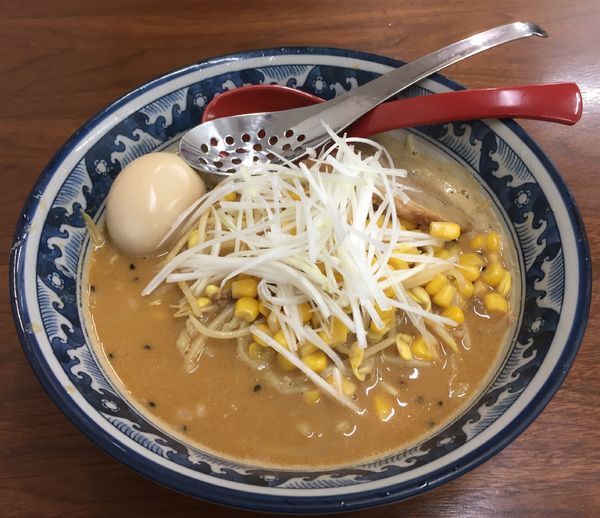 「白湯みそらぁめん＋味玉」@4代目松屋食堂の写真