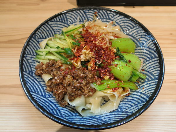 「手打ち 牛肉 ビャンビャン麺：880円」@蘭州牛肉麺 思泊湖の写真