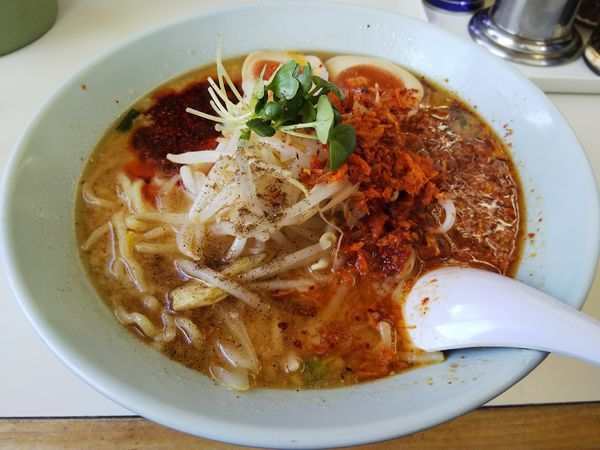 「やみつき（みそ）　※ラー油唐辛子カスタマイズ　＋味玉：㋚券」@くるまやラーメン 松本渚店の写真