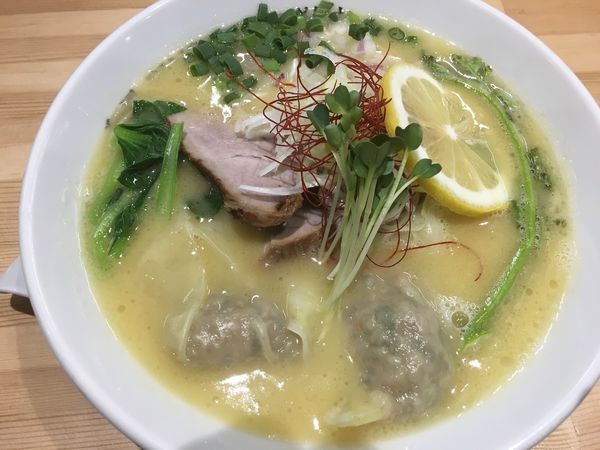 「牛香る鶏塩白湯雲呑麺」@和風ピンポン竹末の写真