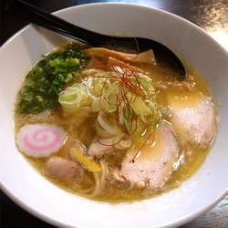 アルティメッ鶏白湯…780円