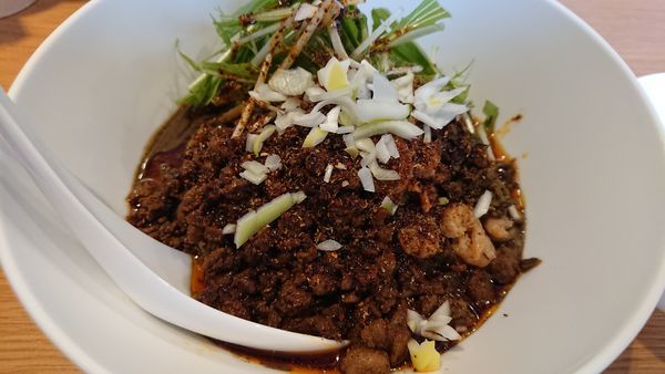 「汁なし黒ゴマ担々麺＋半ライス」@汁なし担担麺 ピリリ 神田店の写真