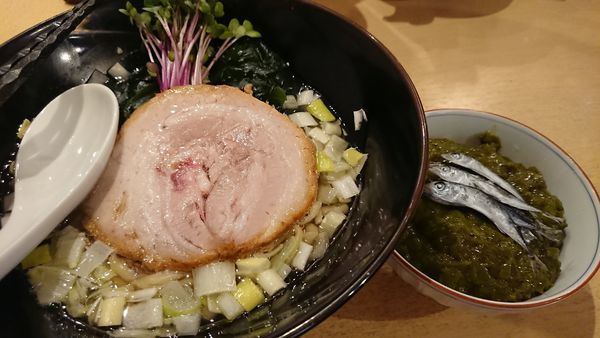「塩煮干し肉わかめそば＋さばこめかぶ飯（それぞれ限定）」@饗 くろ㐂の写真