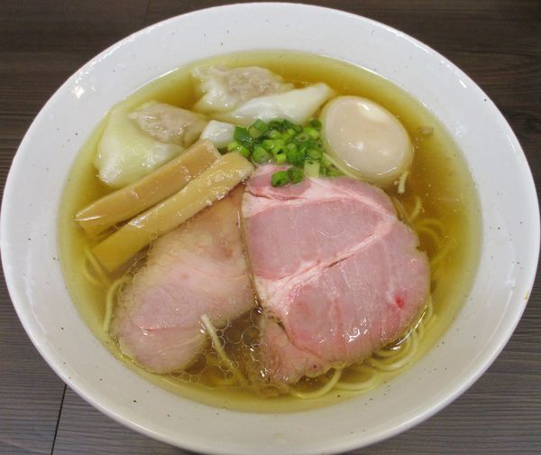 「特製塩中華そば　850円」@中華そば さわの写真