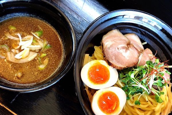 「濃厚つけ麺(サービス味玉.チャーシュー1枚)」@麺や 笑 ～Sho～の写真