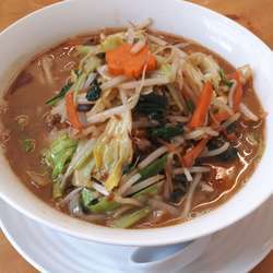 味噌ラーメン　大盛:1100円  並盛950円