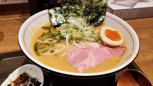 「雲丹白湯」@麺と心 7の写真