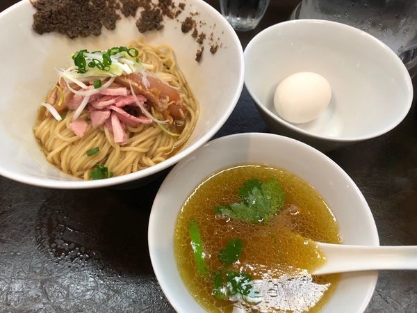 「吉備黄金鶏の鶏油蕎麦1200円 和え玉300円」@神保町黒須の写真