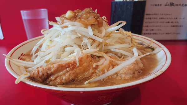 「ミニラーメン ﾆﾝﾆｸｱﾌﾞﾗｽｺｼﾏｼ ＋ 豚2枚」@ラーメン英二の写真