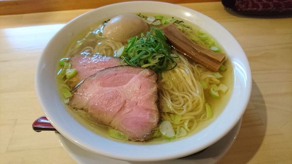 「塩煮玉子 900円 + 中盛 50円」@麺庵ちとせの写真
