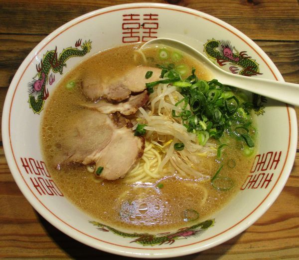 「山口下松牛骨　750円」@ナベラボ 池袋〝牛骨ラーメン〟の写真