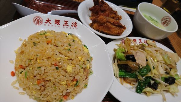 「五目チャーハン、野菜炒めセット」@大阪王将 五反田店の写真
