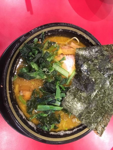 「チャーシューメン ほうれん草トッピング」@家系ラーメン たつ家の写真