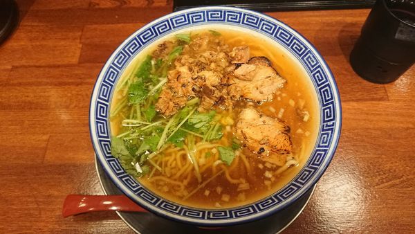 「醤油らあめん 730円 + きざみチャーシュー100円」@東京らあめんタワー 芝大門本店の写真