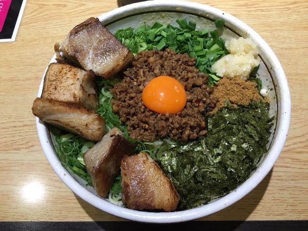 「台湾まぜそば ど肉トッピング」@担々麺はなび FC藤ヶ丘店の写真