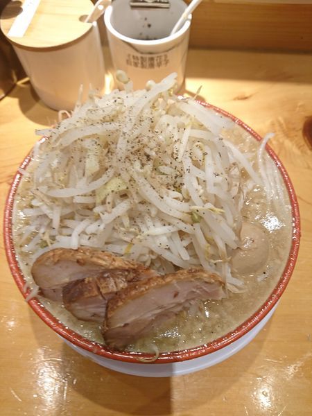 「麺少なめ味玉らーめん」@らーめん バリ男 神楽坂店の写真