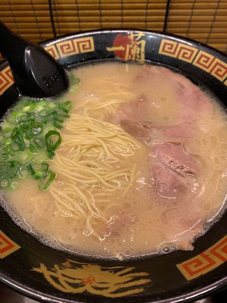 「ラーメン＋チャーシュー＋ねぎ＋小ごはん」@一蘭 横浜桜木町店の写真