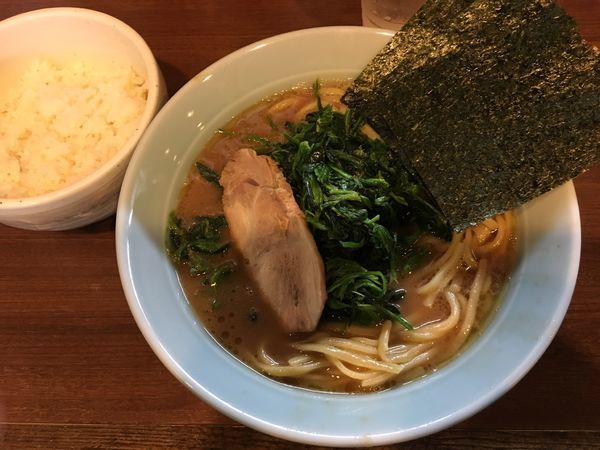 「ラーメン」@横浜家系 侍の写真