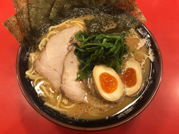 「DXラーメン ¥990(大盛+¥110)」@濃厚家 秦野店の写真