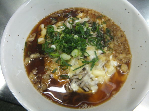 「チーズそば440円」@富士見そば 上りホーム店の写真