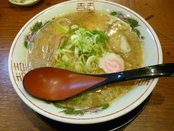 「豚まるラーメン+ギョウザ」@豚まるラーメン 新大宮店の写真