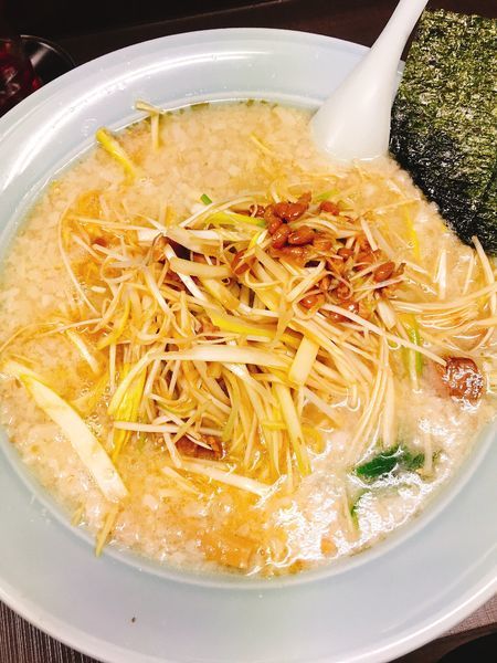 「納豆ネギ塩ラーメン ネギ増し 中盛」@ラーメンショップ椿 ひたちなか店の写真
