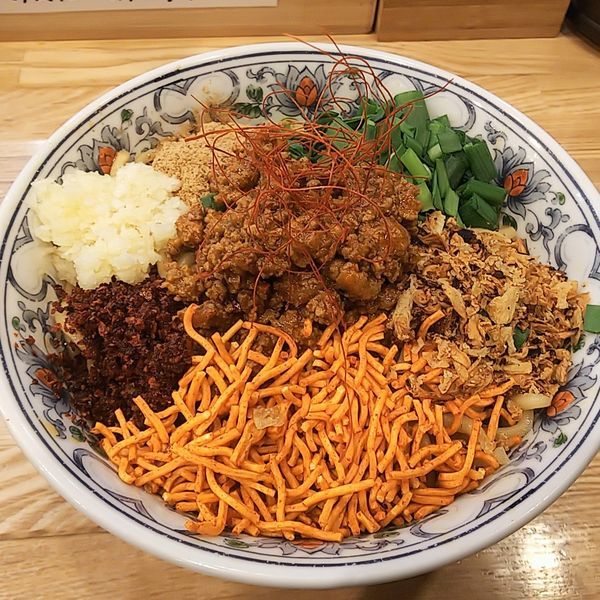 「【限定】辛辛魚の油そば＋生卵&ライス」@くじら食堂 nonowa東小金井店の写真