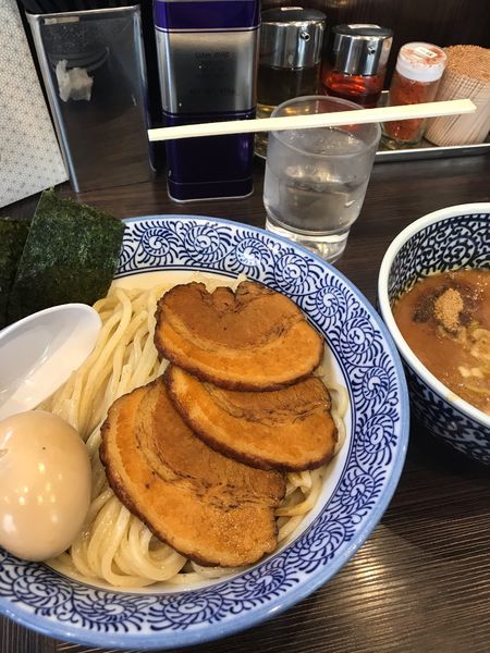 「特製 濃厚魚介つけ麺」@豚骨一燈 立川の写真
