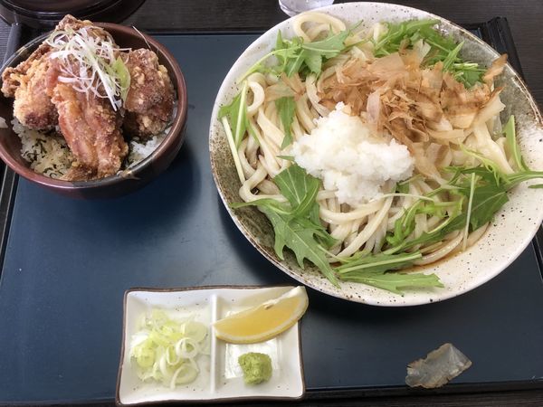 「おろしぶっかけうどん 600円 唐揚げ丼 400円」@武蔵野うどん 竹國 新所沢店の写真
