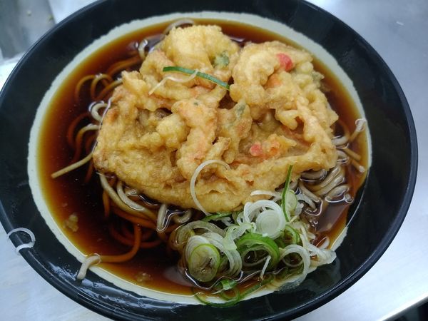 「天ぷらそば400円」@日栄軒の写真