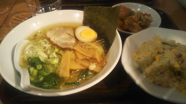 「塩らーめん・チャーハンセット」@紅虎餃子房 シァル鶴見店の写真