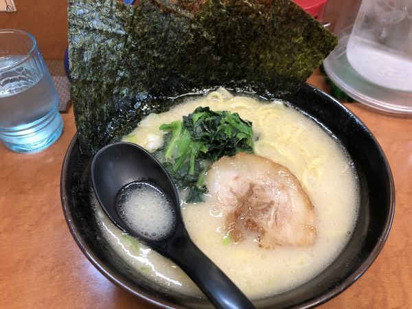 「ラーメン塩」@横浜家系ラーメン鶴ヶ峰家の写真