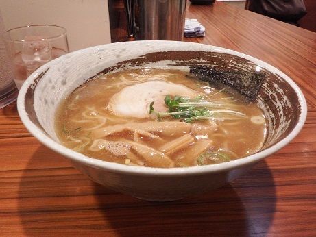「醤油らーめん」@麺 くぼ田の写真