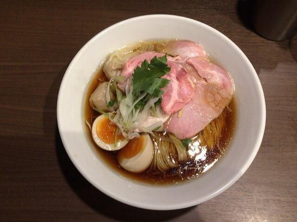 「特製ラーメン 黒」@八咫烏の写真