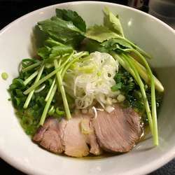 ４周麺！（淡口焦がし醤油蕎麦）