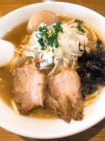 「煮干そば ¥750＋味玉 ¥100」@中村屋総本山の写真