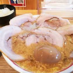 もっともっとおいしいらぁめん 半焼豚&煮玉子＋ごはん