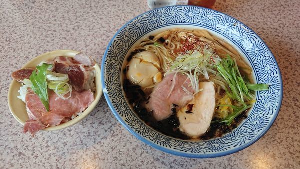 「淡麗醤油そば 750円 + レアチャーシュー丼 200円」@麺処 かつ善の写真