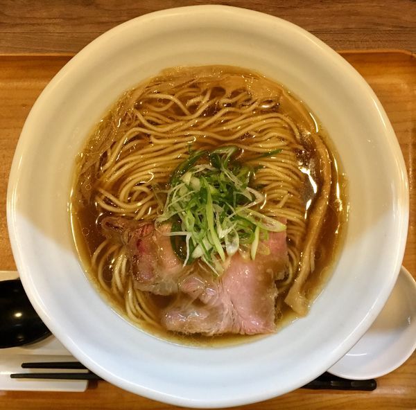 「醤油と貝のラーメン＋炊き込みご飯」@ラーメン 健やかの写真